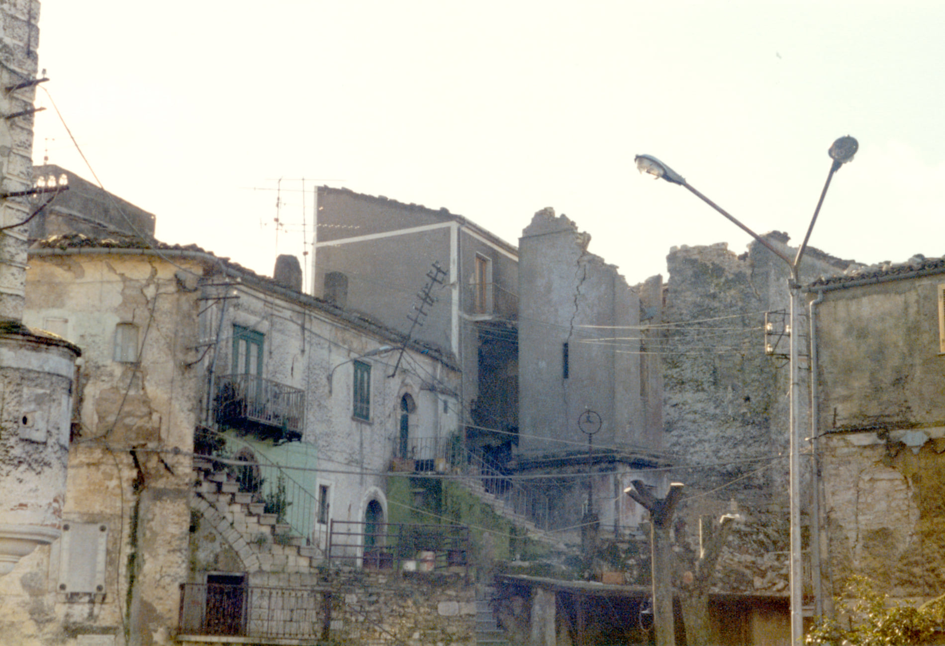 Terremoto dell’80:il ricordo di Di Geronimo e la distruzione di Castelnuovo di Conza