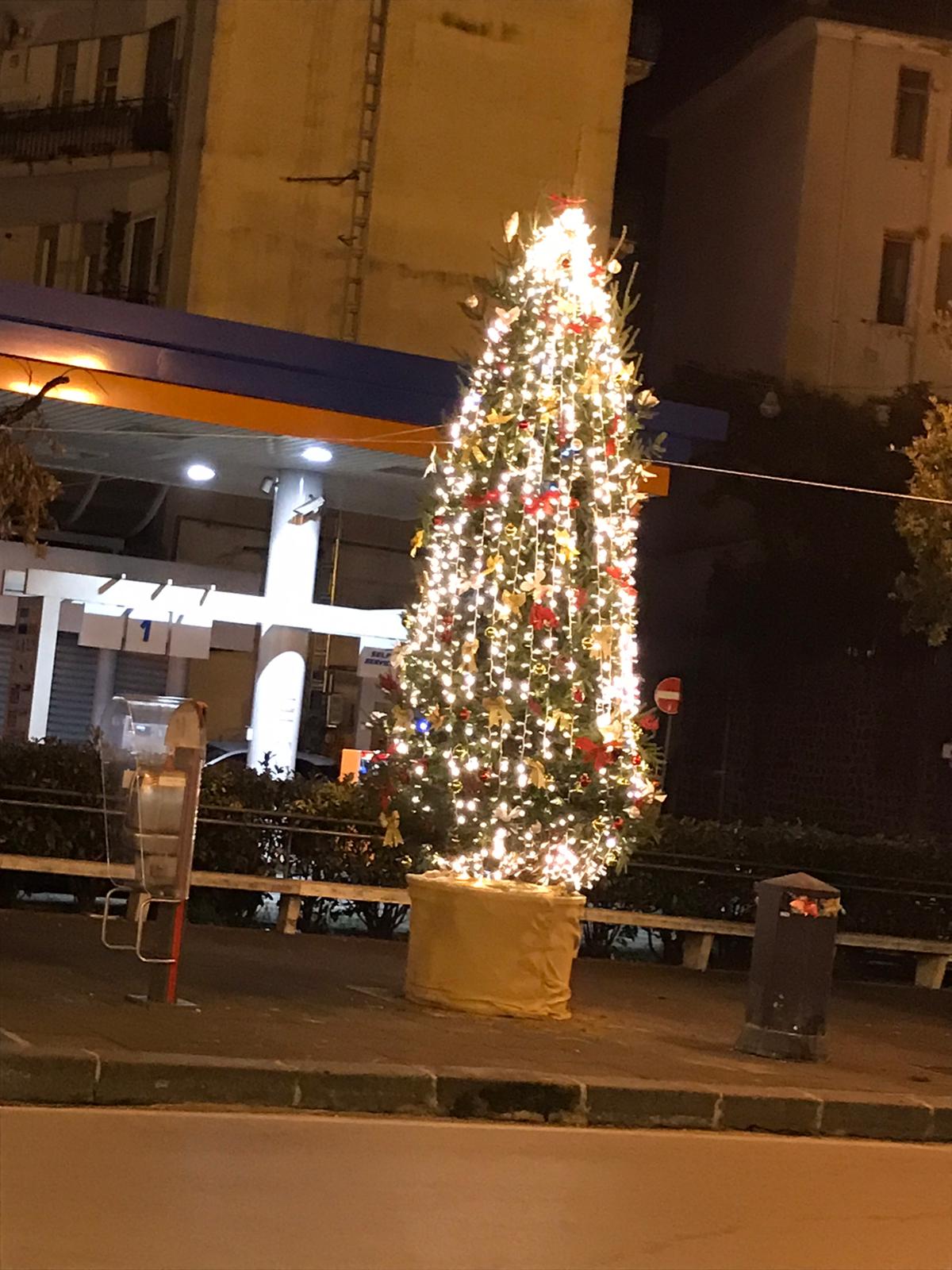 Lega Salvini premier: “A Salerno Natale al buio ma soliti sprechi”