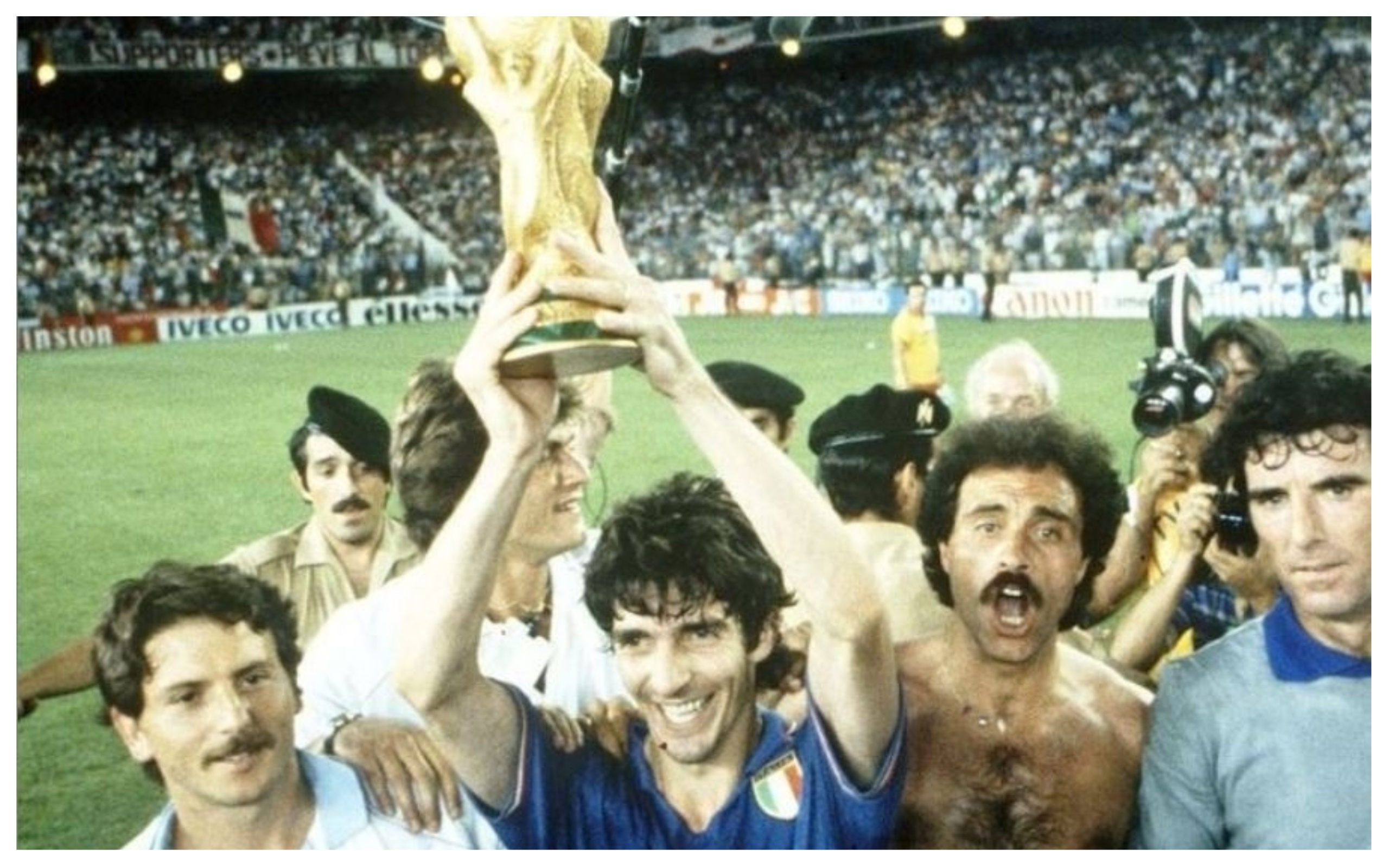 Il calcio italiano in lacrime: è morto Paolo Rossi, la Gioconda del calcio, il simbolo del Mondiale 1982