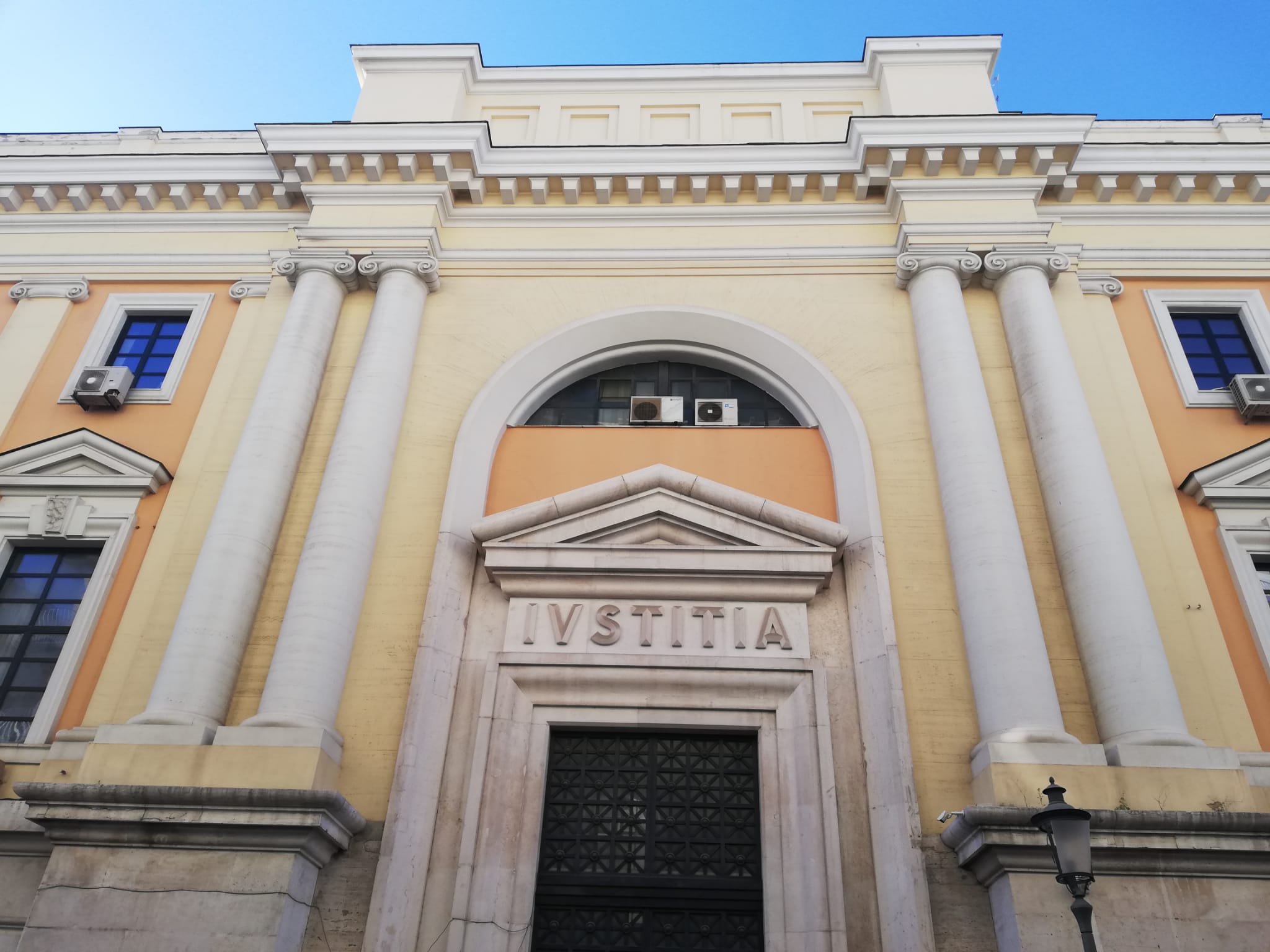 Salerno, 13 consiglieri: “Destinazione di uso pubblico per l’ex tribunale. Si convochi Consiglio”