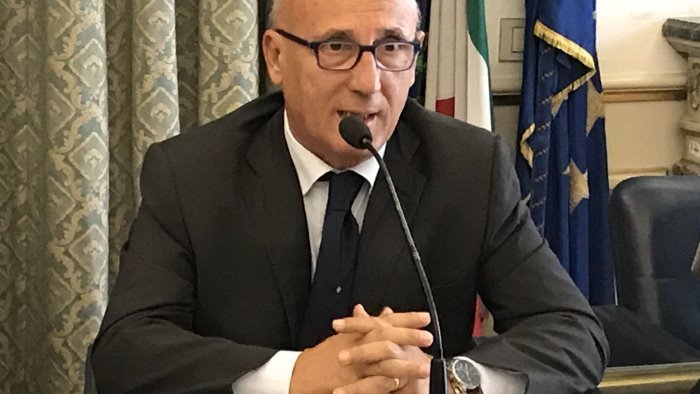 Rotondi sostiene Sarno, Fasano: ’Lo ricordo insieme ad altri come complottista fallito’