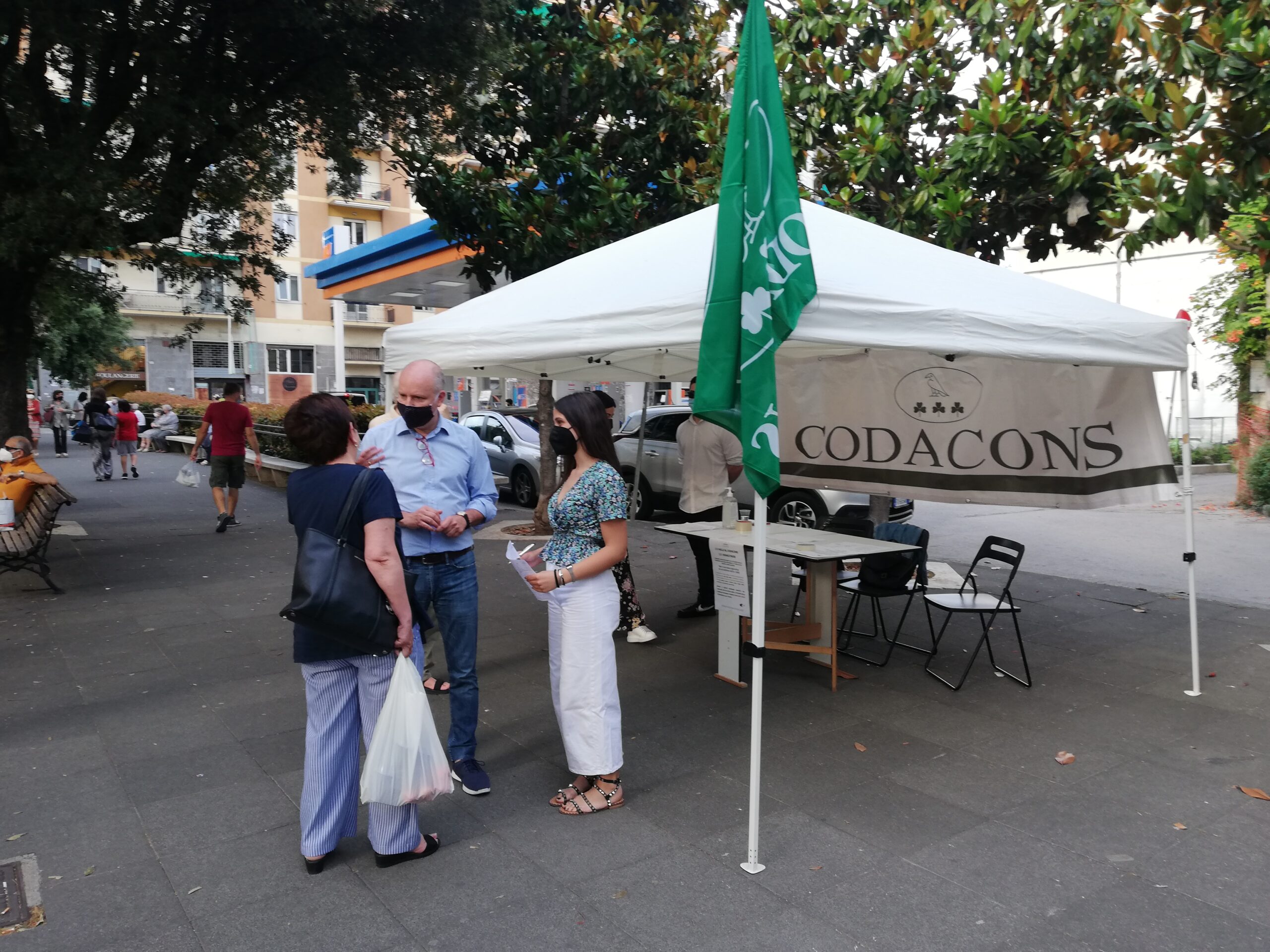 Codacons: raccolta firme per le isole pedonali diffuse