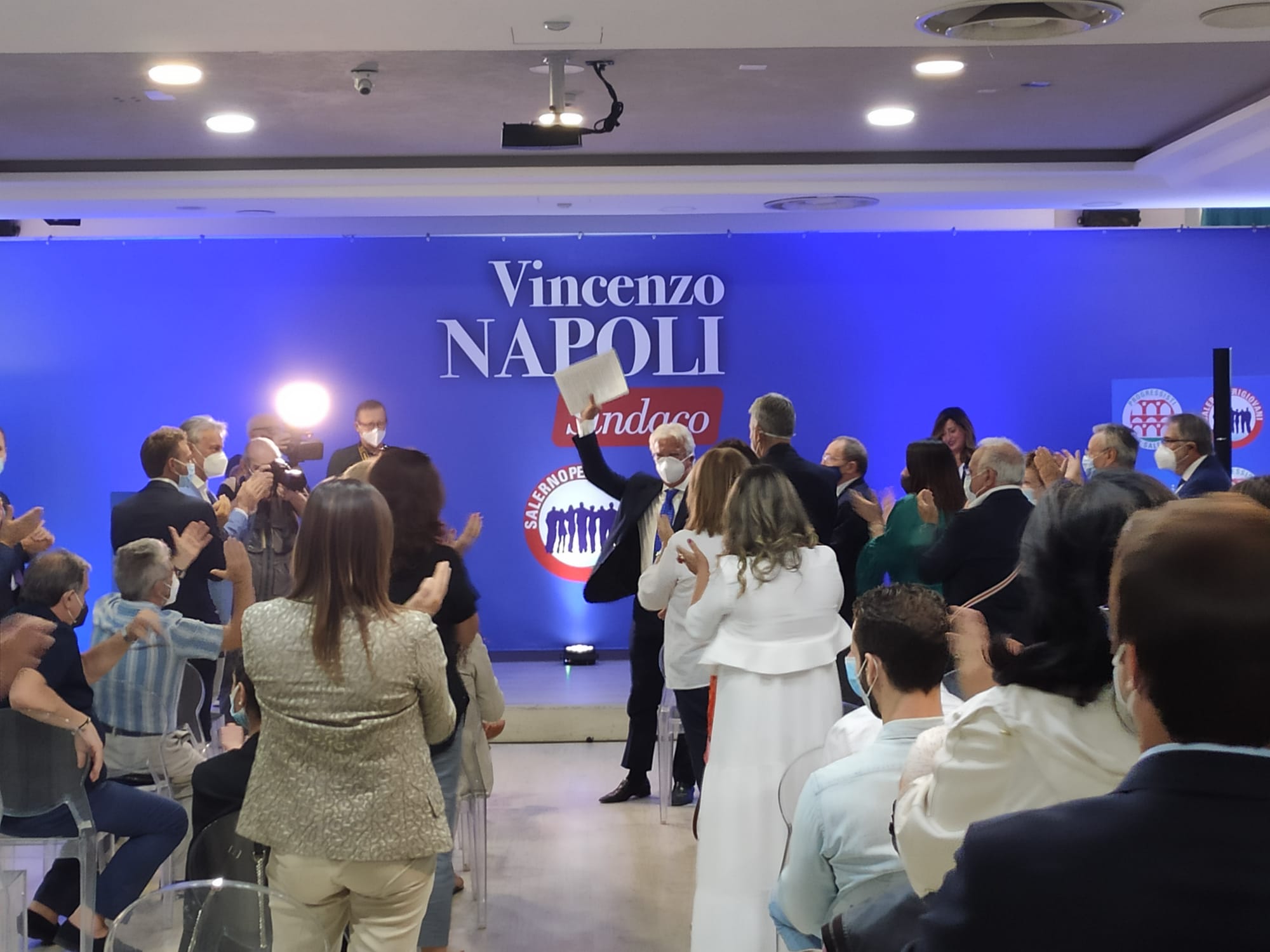 Il Pd presenta le tre liste, Luciano: “Con Enzo Napoli per la continuità amministrativa”